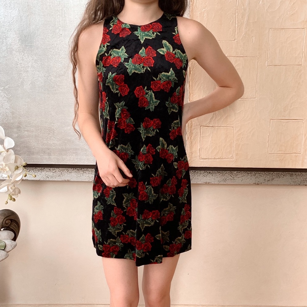 NEW BETSEY JOHNSON VELVET ROSE DRESS 🖤 WITH TAG